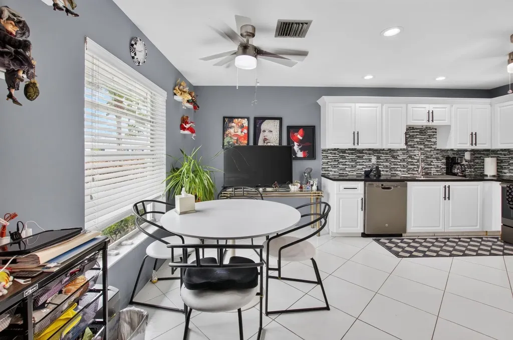 5284 Privet Place Delray Beach FL 33484