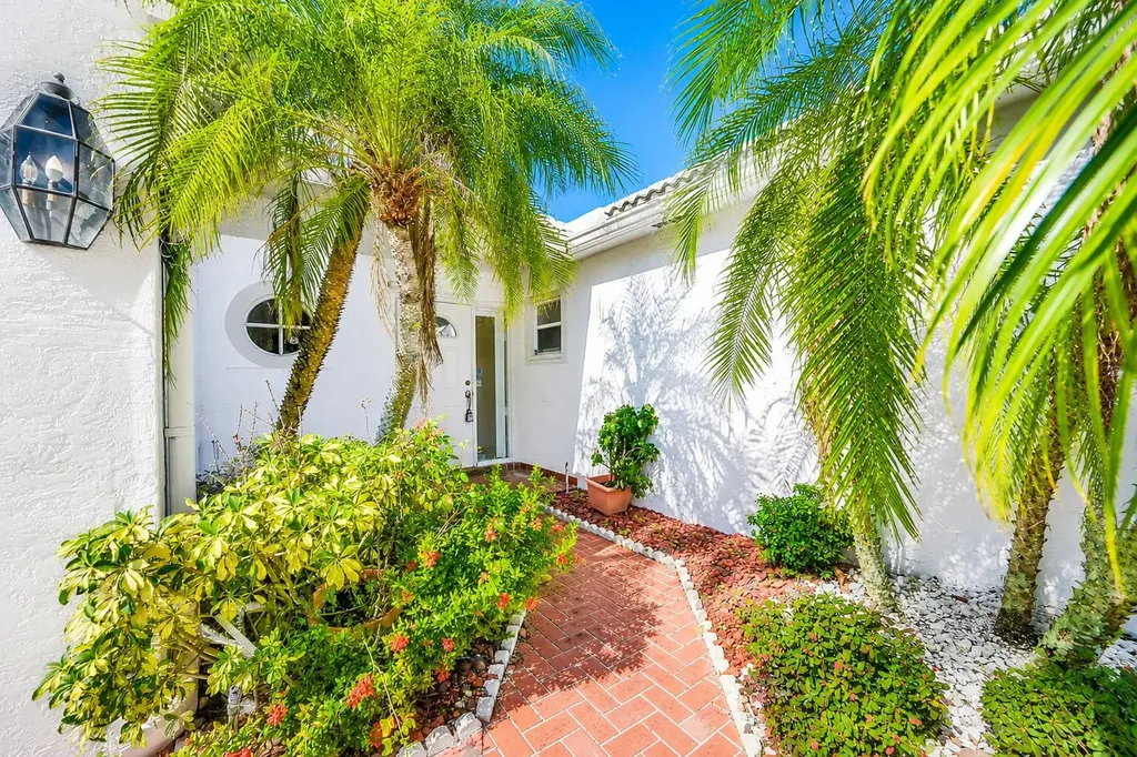 9581 Tavernier Drive Boca Raton FL 33496