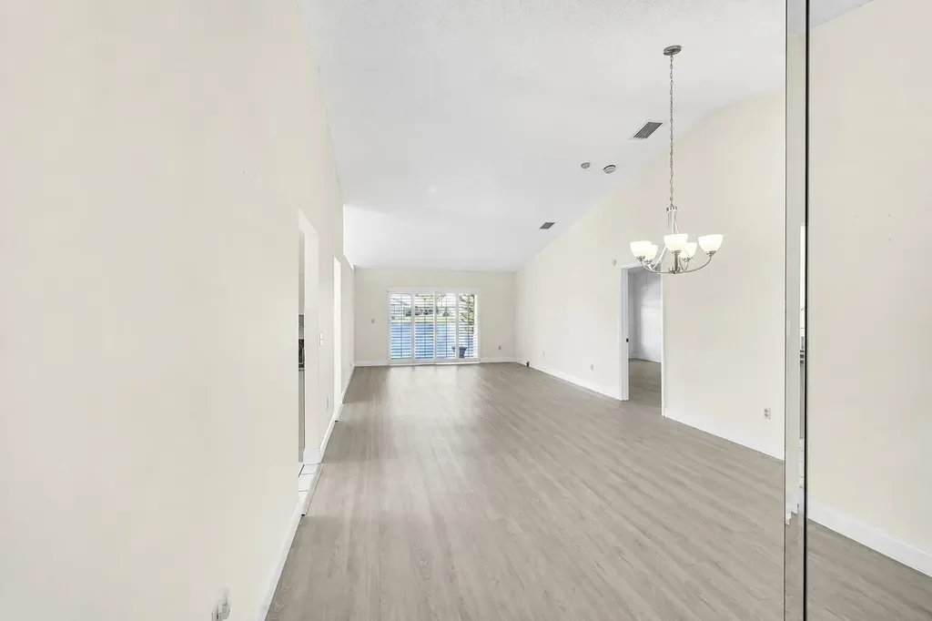 9581 Tavernier Drive Boca Raton FL 33496