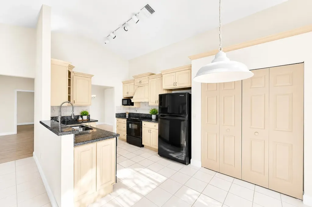 9581 Tavernier Drive Boca Raton FL 33496