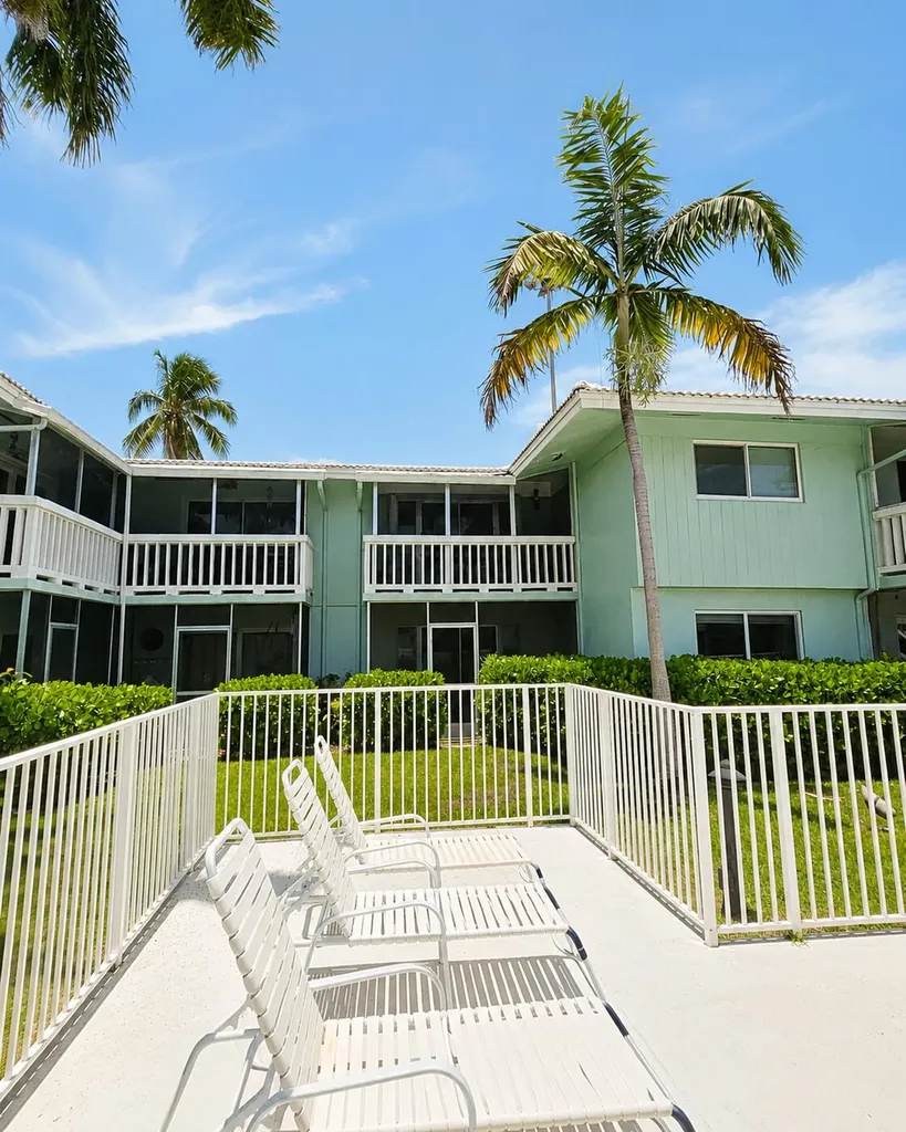 322 N Federal Highway Deerfield Beach FL 33441