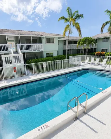 322 N Federal Highway Deerfield Beach FL 33441