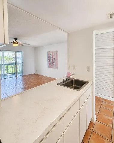 322 N Federal Highway Deerfield Beach FL 33441