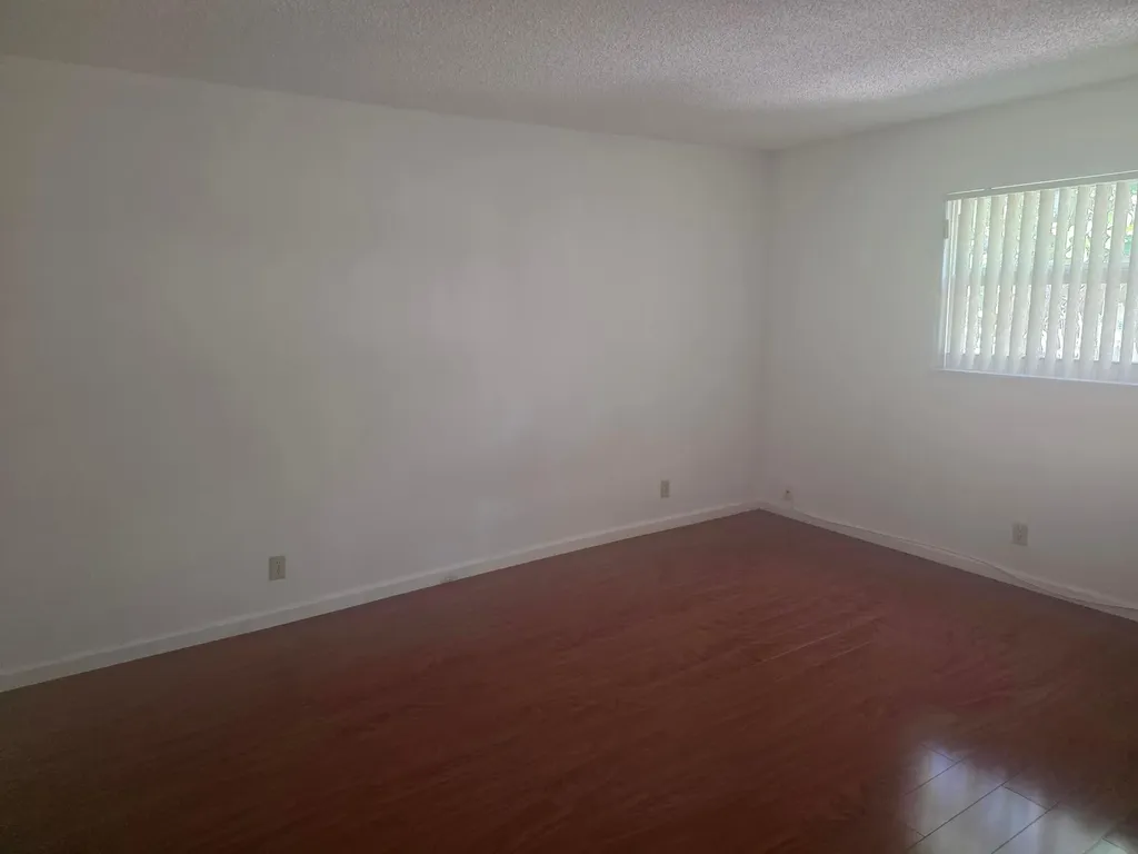 959 SE 2nd Avenue Deerfield Beach FL 33441