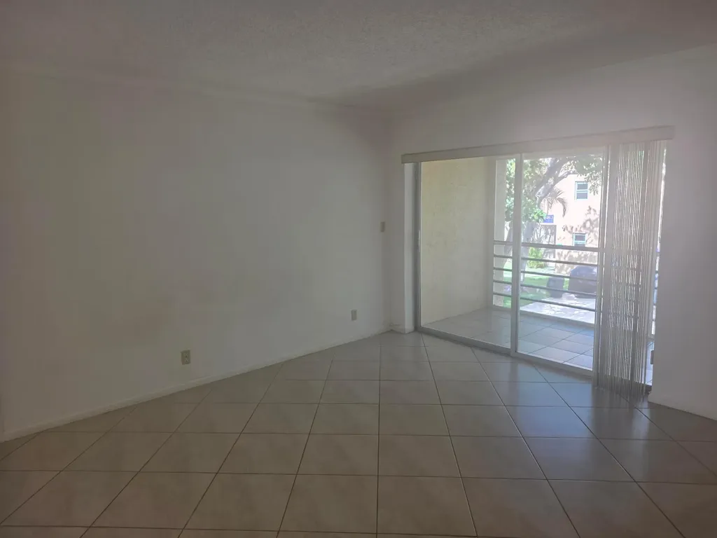959 SE 2nd Avenue Deerfield Beach FL 33441