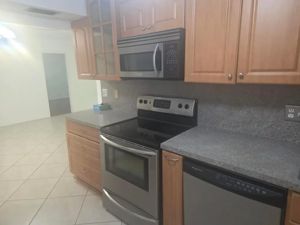 959 SE 2nd Avenue Deerfield Beach FL 33441