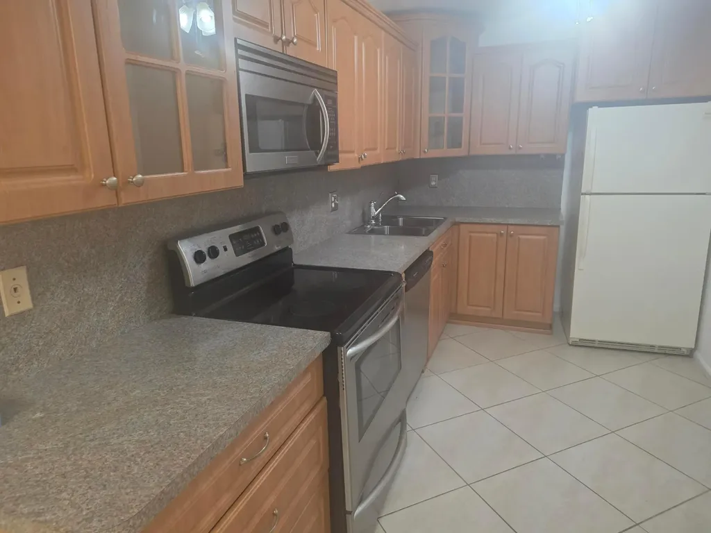 959 SE 2nd Avenue Deerfield Beach FL 33441