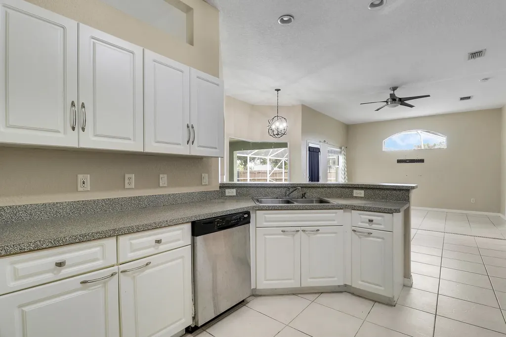 436 SW Bradshaw Circle Port St Lucie FL 34953