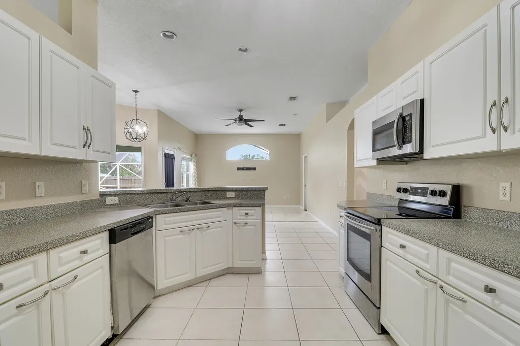 436 SW Bradshaw Circle Port St Lucie FL 34953