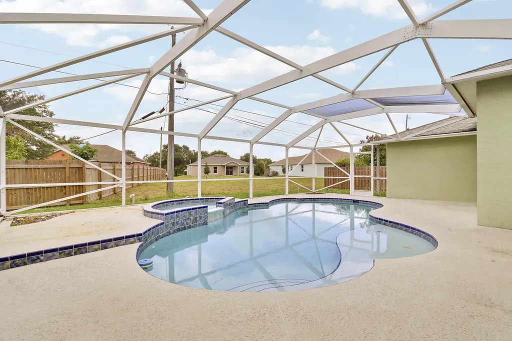 436 SW Bradshaw Circle Port St Lucie FL 34953