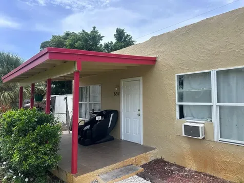 637 46th Street West Palm Beach FL 33407