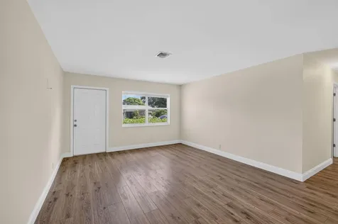 1333 W 31st Street Riviera Beach FL 33404