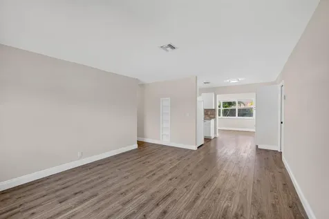 1333 W 31st Street Riviera Beach FL 33404