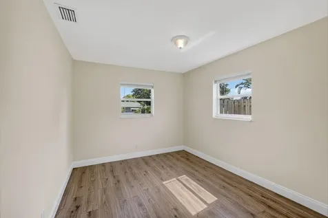 1333 W 31st Street Riviera Beach FL 33404