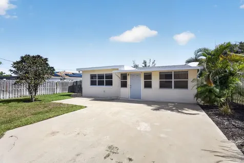 1333 W 31st Street Riviera Beach FL 33404