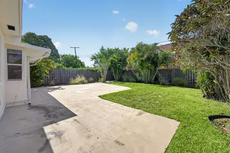 1333 W 31st Street Riviera Beach FL 33404