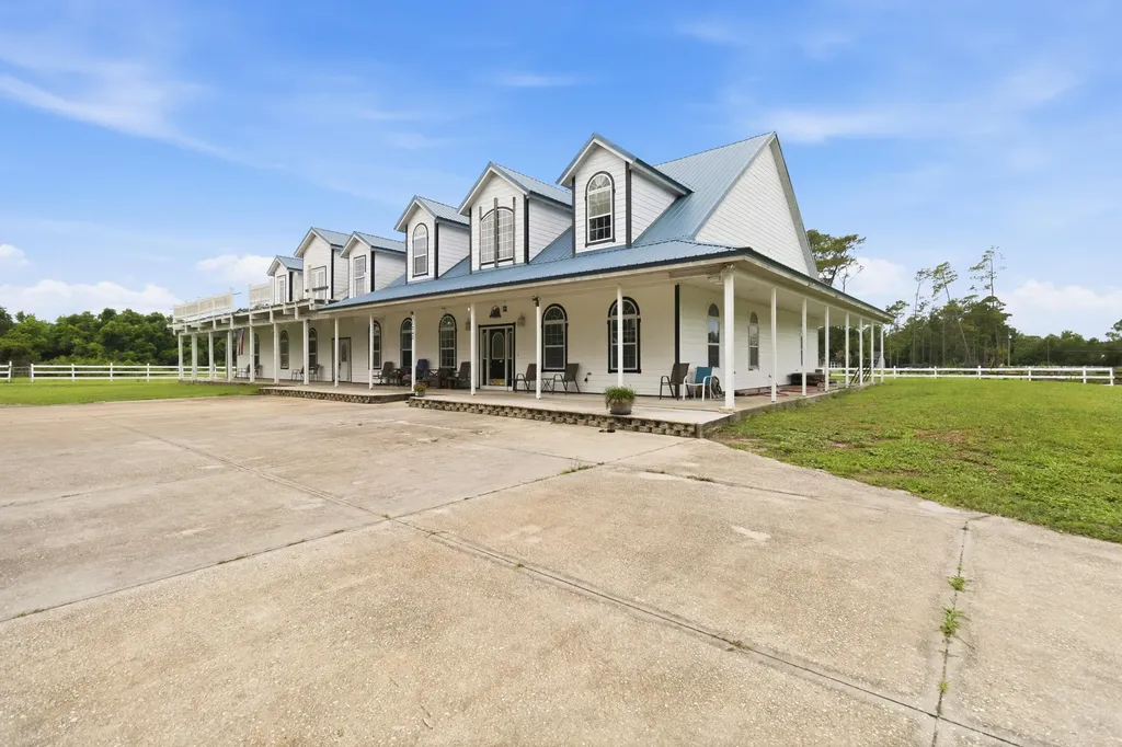 Sorrento FL, 31243 Bear Pond Drive