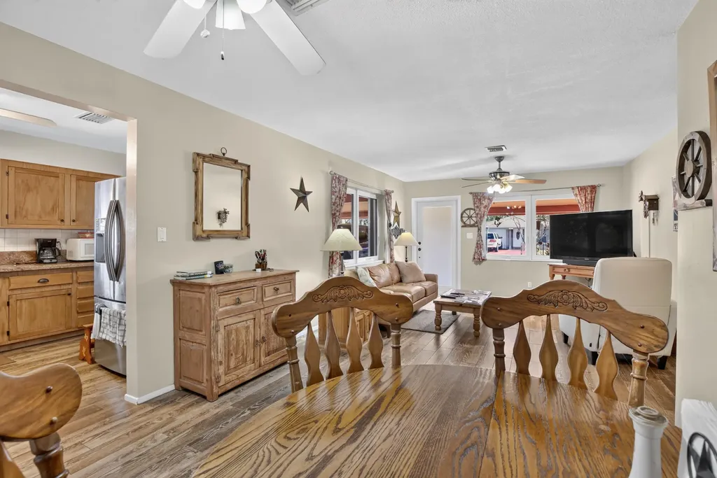 220 NW 48th Street Oakland Park FL 33309