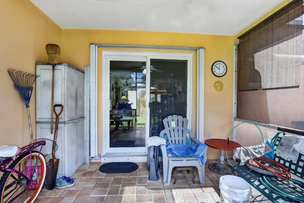220 NW 48th Street Oakland Park FL 33309