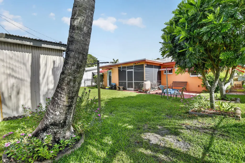 220 NW 48th Street Oakland Park FL 33309