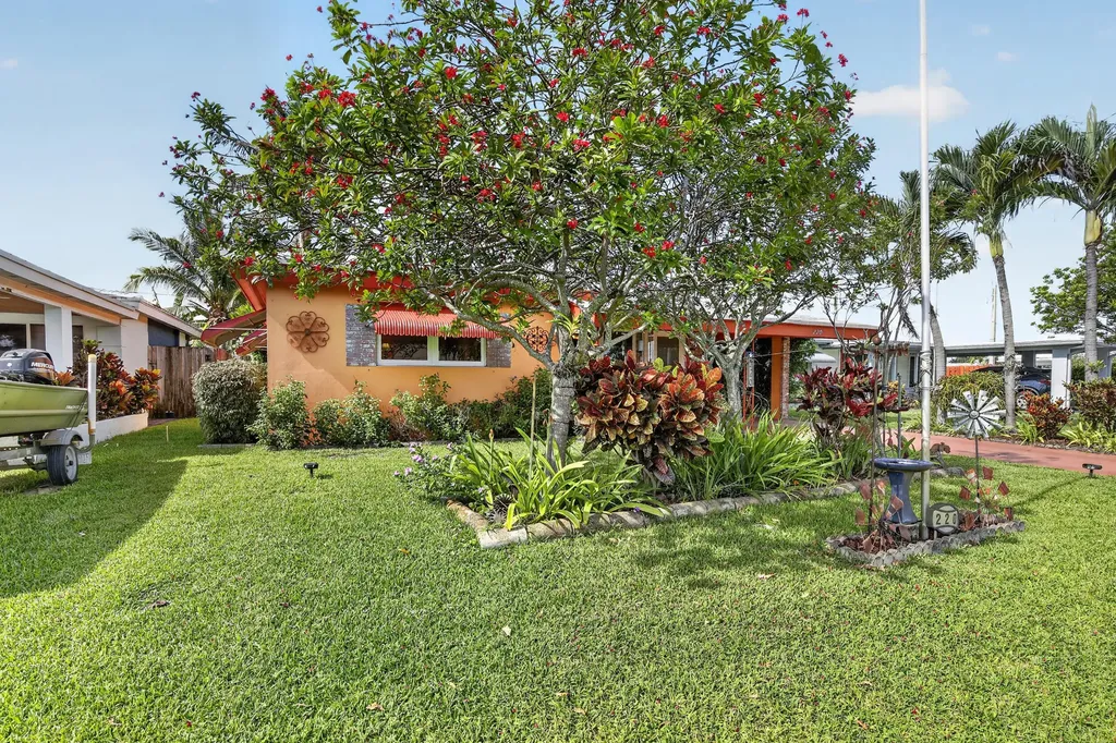 220 NW 48th Street Oakland Park FL 33309