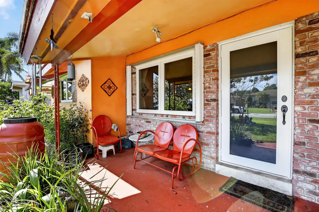 220 NW 48th Street Oakland Park FL 33309
