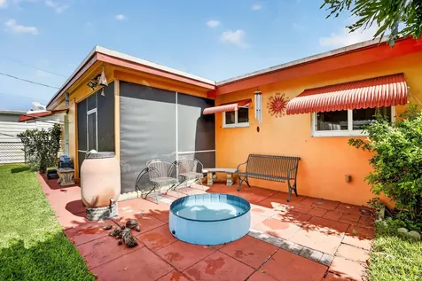 220 NW 48th Street Oakland Park FL 33309