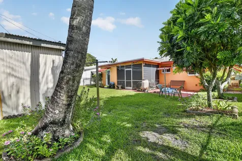 220 NW 48th Street Oakland Park FL 33309
