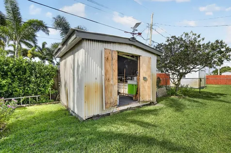 220 NW 48th Street Oakland Park FL 33309