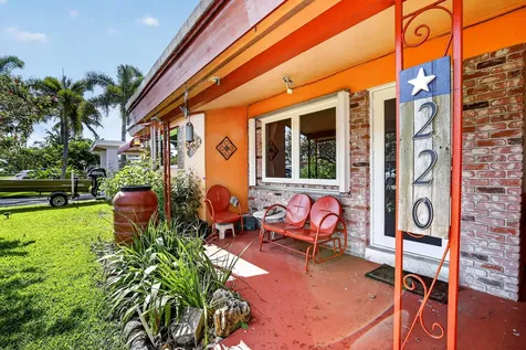220 NW 48th Street Oakland Park FL 33309