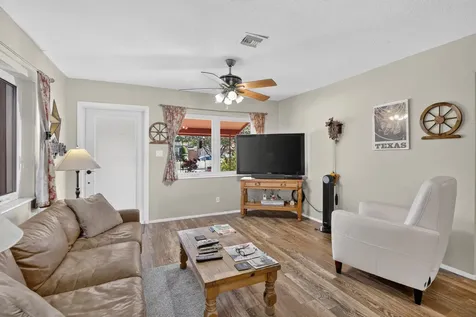 220 NW 48th Street Oakland Park FL 33309
