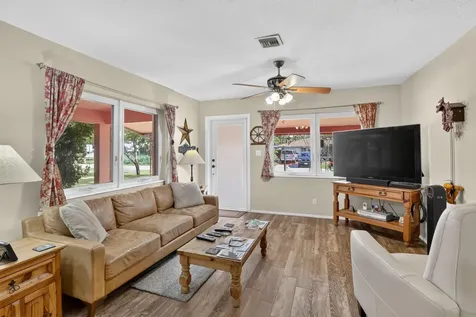 220 NW 48th Street Oakland Park FL 33309