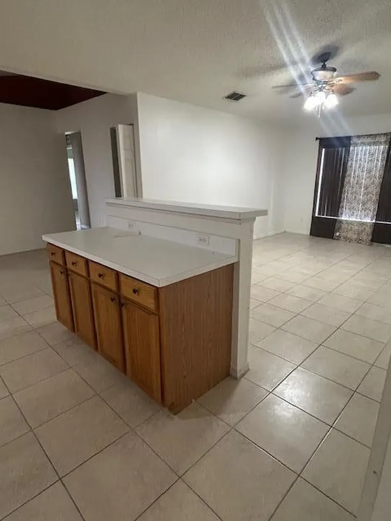 5218 NW West Piper Circle Port St Lucie FL 34986