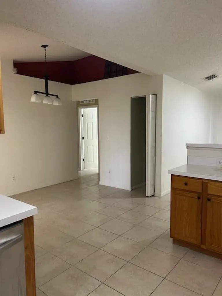 5218 NW West Piper Circle Port St Lucie FL 34986