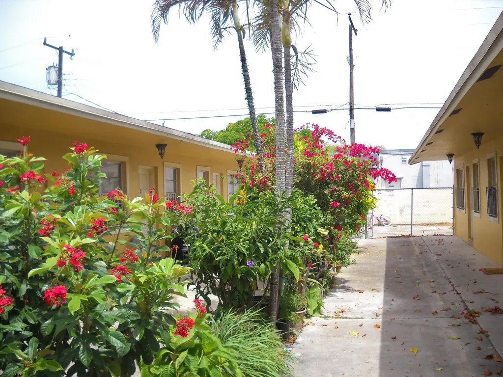 3817 SW 13th Court Fort Lauderdale FL 33312