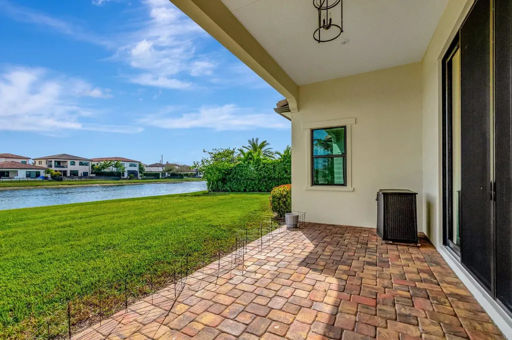 8212 Grand Prix Lane Boynton Beach FL 33472