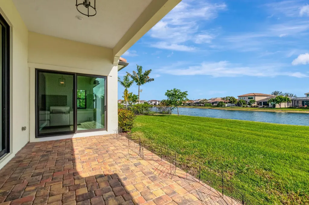 8212 Grand Prix Lane Boynton Beach FL 33472