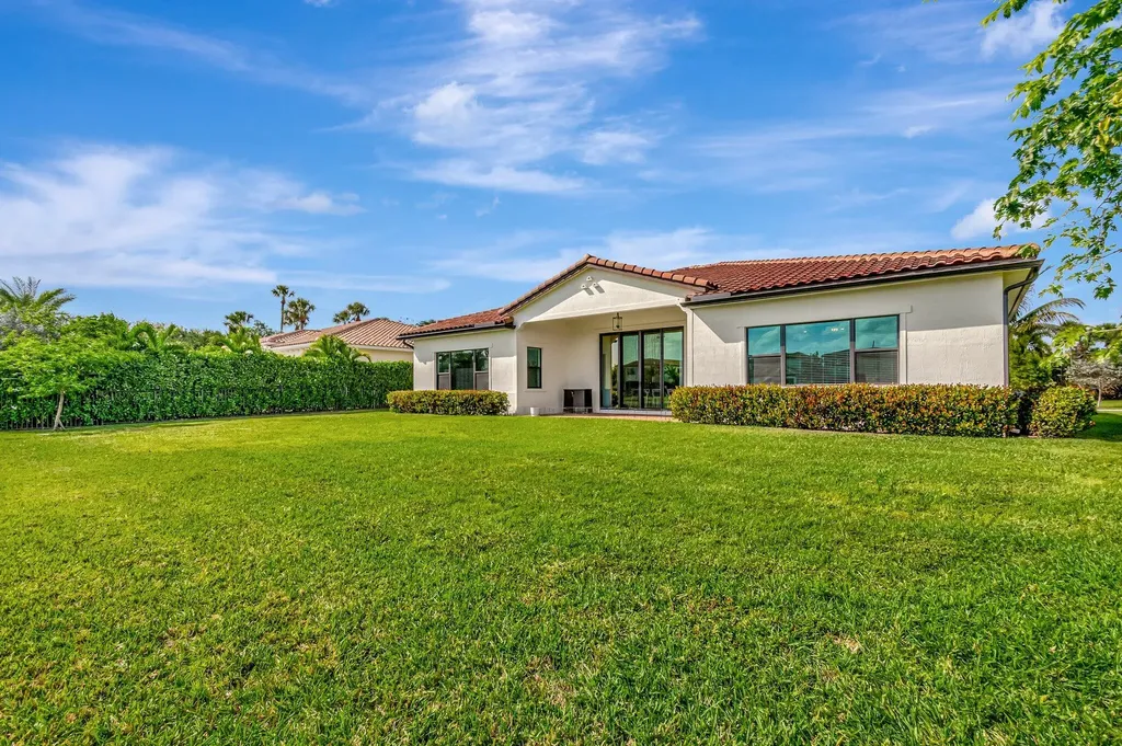 8212 Grand Prix Lane Boynton Beach FL 33472