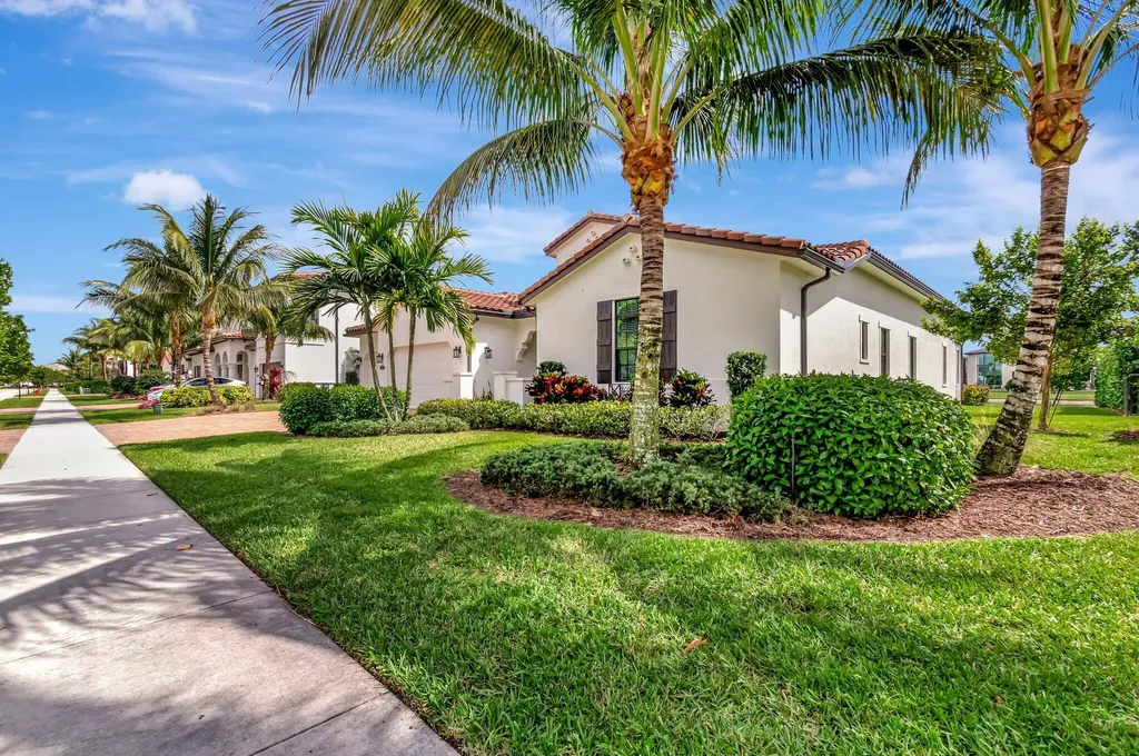 8212 Grand Prix Lane Boynton Beach FL 33472