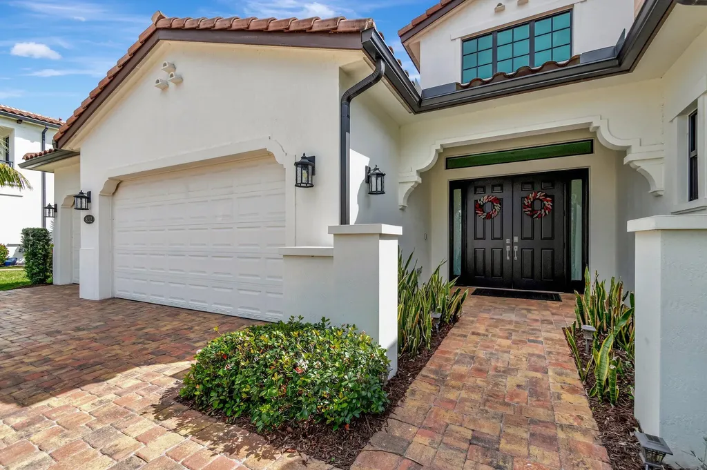 8212 Grand Prix Lane Boynton Beach FL 33472