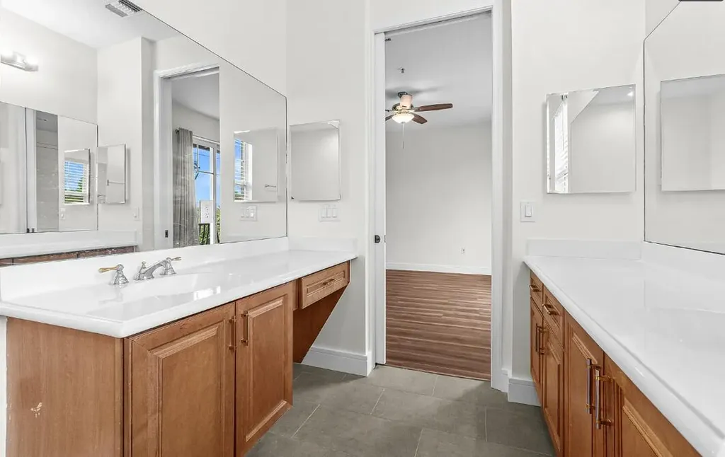 536 N West 39th Circle Boca Raton FL 33431
