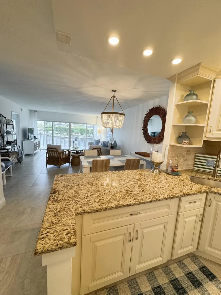 390 N Federal Highway Deerfield Beach FL 33441