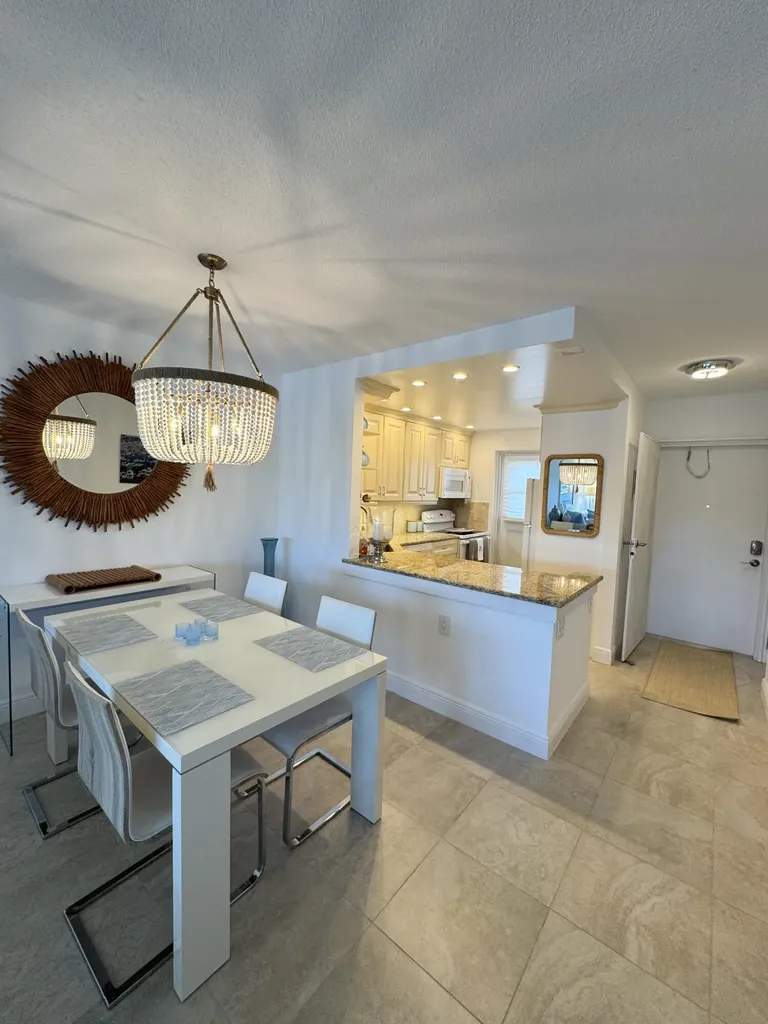 390 N Federal Highway Deerfield Beach FL 33441