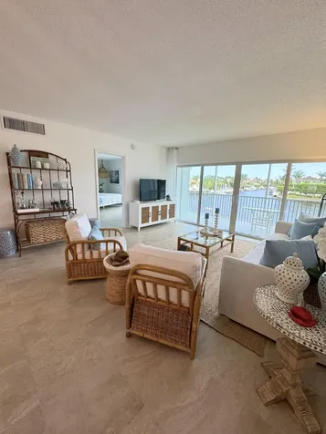 390 N Federal Highway Deerfield Beach FL 33441