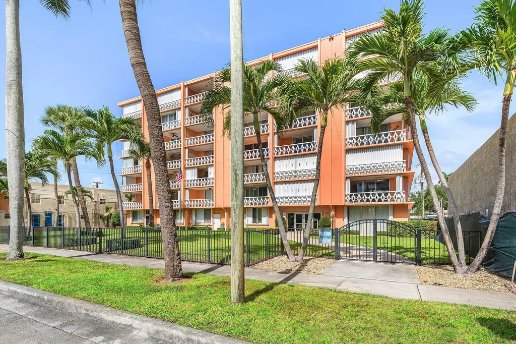 15 S Golfview Road Lake Worth FL 33460