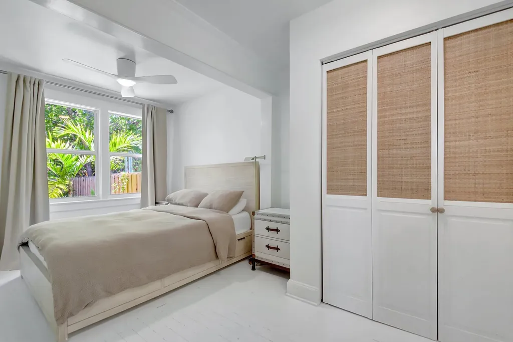220 S L Street Lake Worth Beach FL 33460