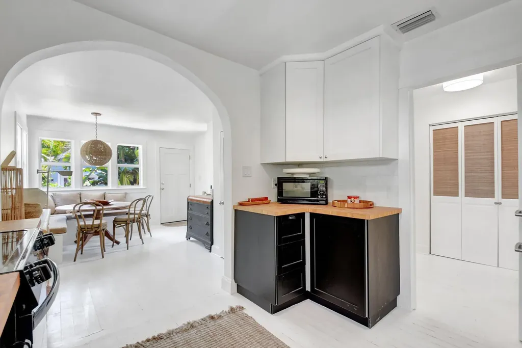 220 S L Street Lake Worth Beach FL 33460