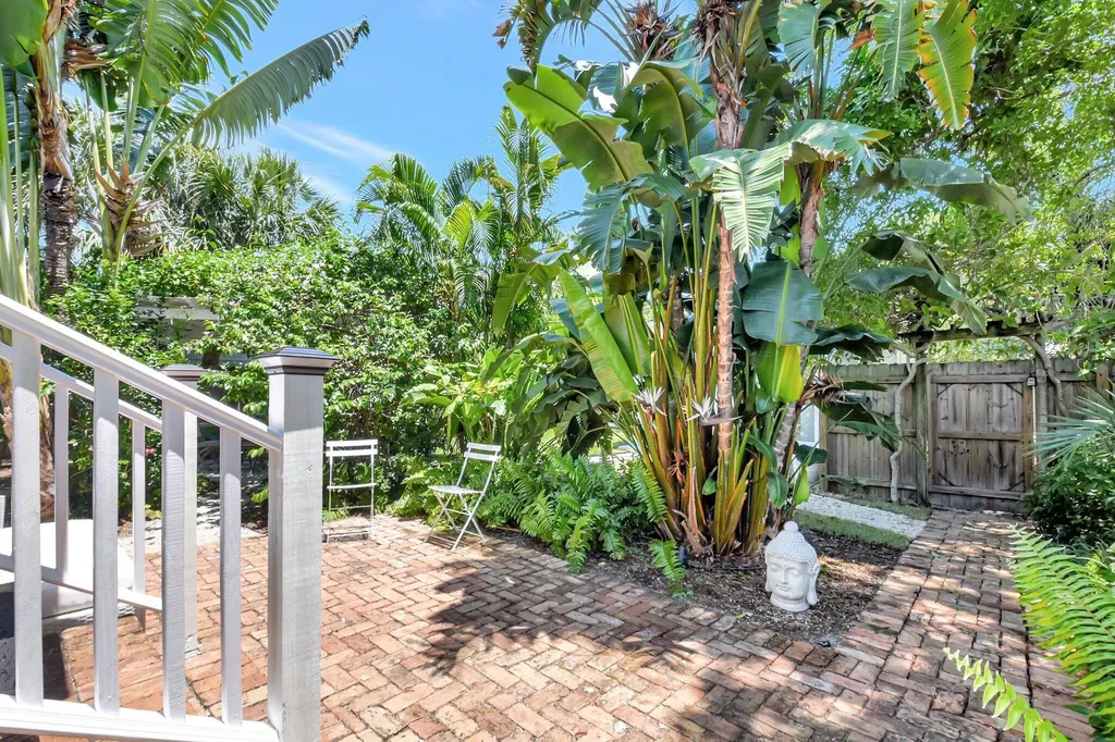 220 S L Street Lake Worth Beach FL 33460