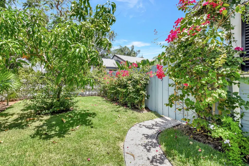 220 S L Street Lake Worth Beach FL 33460