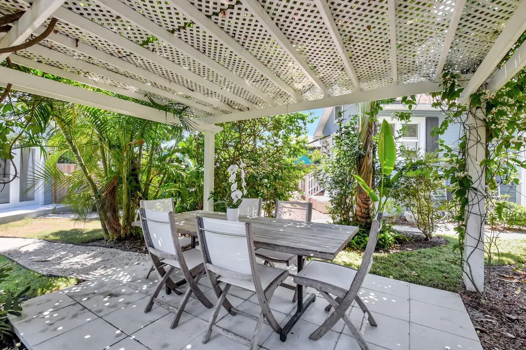 220 S L Street Lake Worth Beach FL 33460